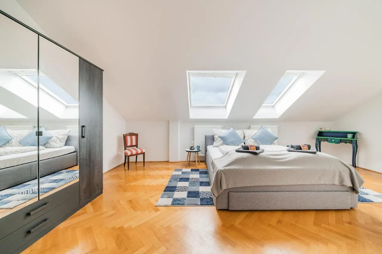 Penthouse Apartment - Sauna - Terrasse - Kamin - Ac Wien Österrike
